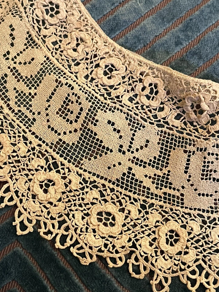 Antiguo collar de ganchillo de encaje victoriano o eduardiano hecho a mano? ¿Ganchillo irlandés? Foto 2 de 4