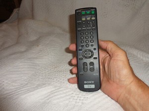 sony tv remote rm-y165 untested