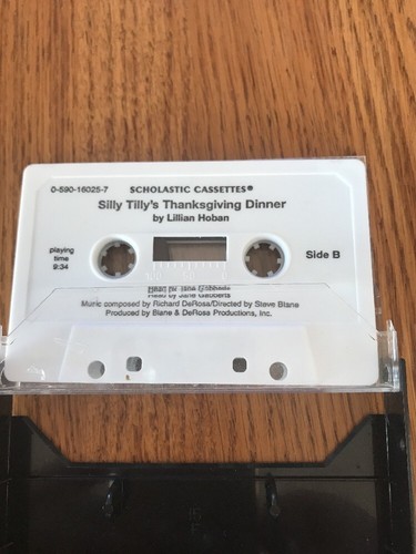 Scholastic Cassette Silly Tilly’s Thanksgiving Dinner Rare Vintage Ships N 24h - Picture 3 of 3