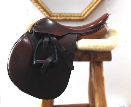 Pessoa Close Contact Saddle 18 Inch