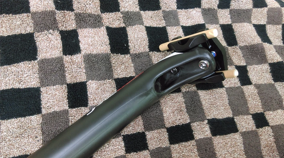 Tija de sillín de carbono completa Deda SUPERZERO 31,6 mm 350 mm Foto 4 de 4