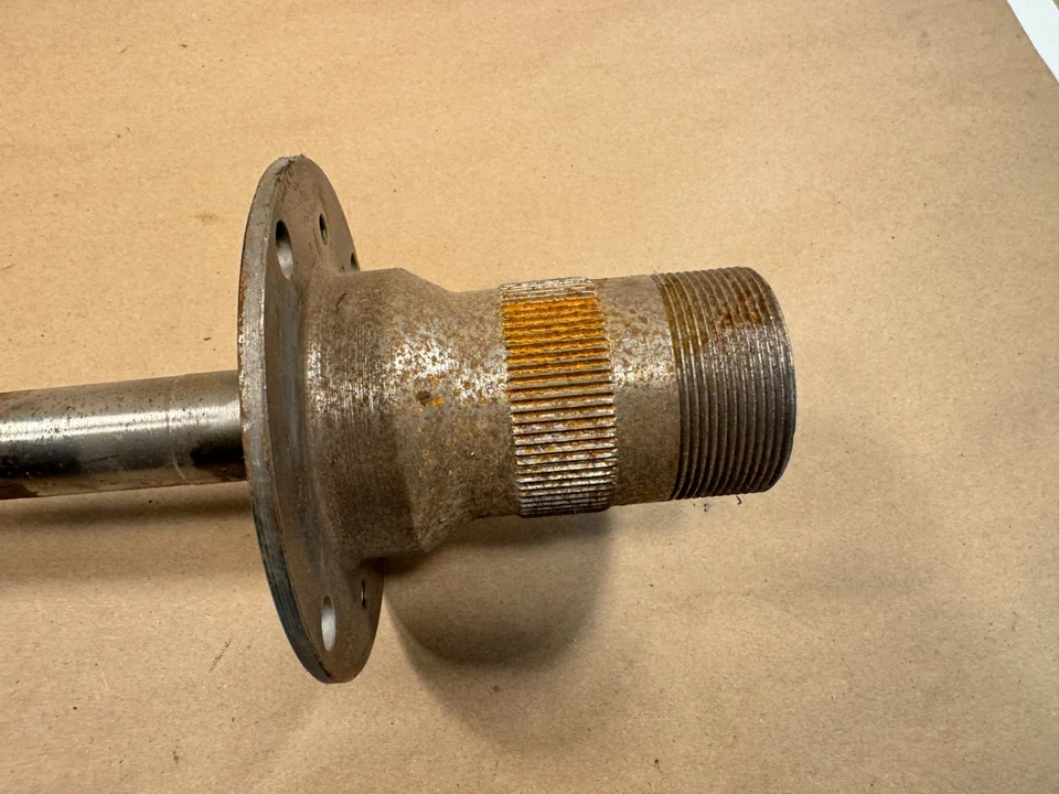 Задняя правая шлицевая втулка MG MGB с осью изготовитель оборудования - Изображение 2 из 4