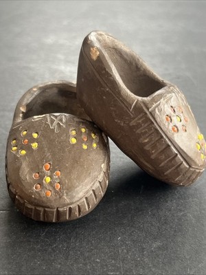 Charlotte Bigmeat Cherokee NC Folk Art Indian Beaded Pottery Pair of Moccasins
