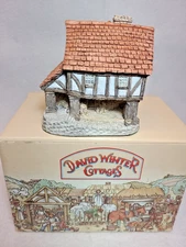 David Winter Cottages Little Market w/ Box - Center of the Village Coll., 1980