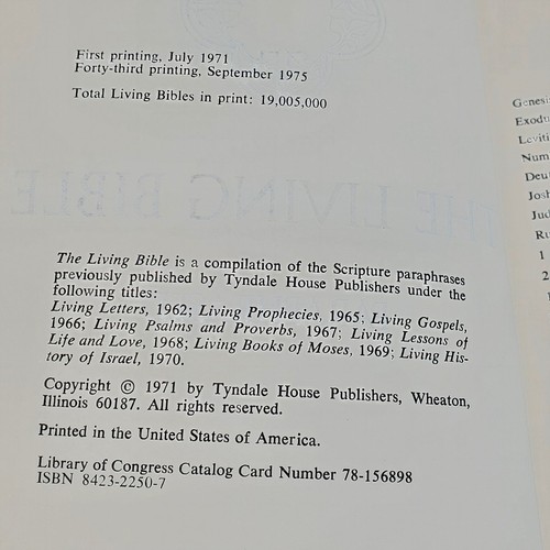 The Living Bible Paraphrased Red Letter Edition Tyndale House Publishers 1975 - Picture 7 of 12