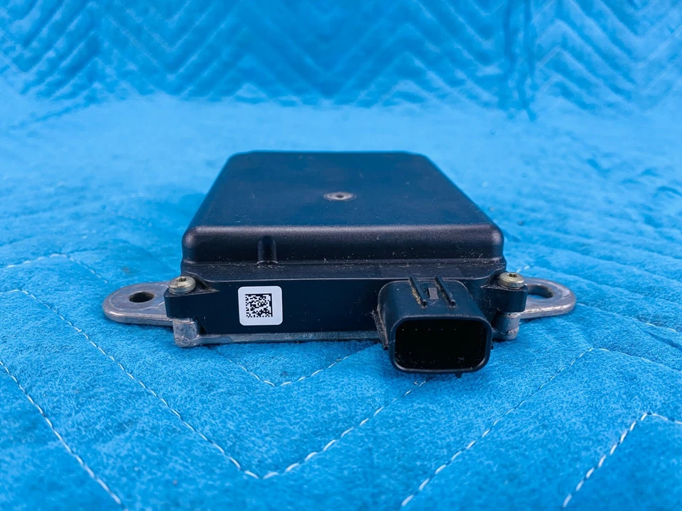 Датчик слепых зон Lexus LS460 LS600HL правая или левая 2013 от оригинального производителя - Изображение 3 из 4