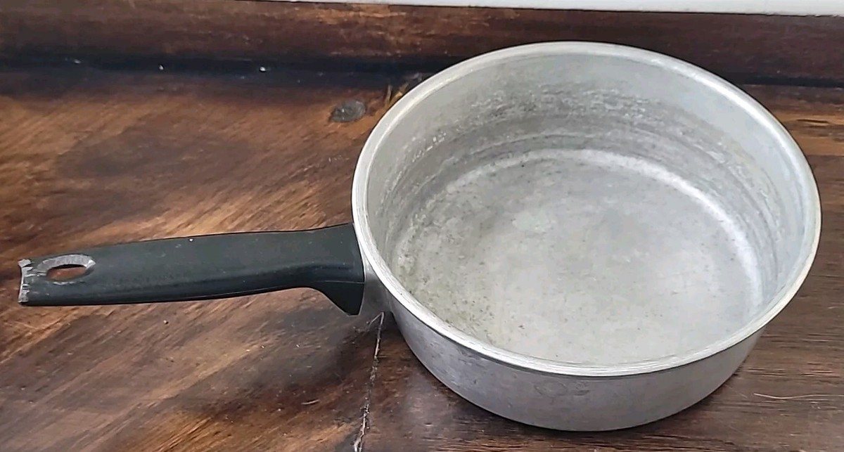 Vintage Wear-Ever Aluminum Egg Poacher 2 Eggs 1 Qt. Pan No. 38142