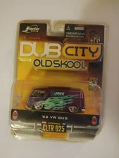 2006 JADA DUB CITY Old Stool 1962 VW Bus Joes 1/64  Die Cast  Metal Body &chasis