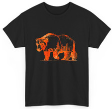 Walking Bear Silhouette Downtown Chicago City Skyline Gift T-Shirt