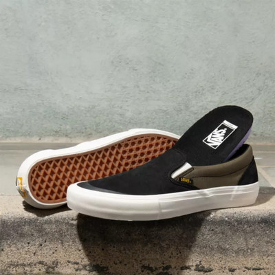 slip on pro black