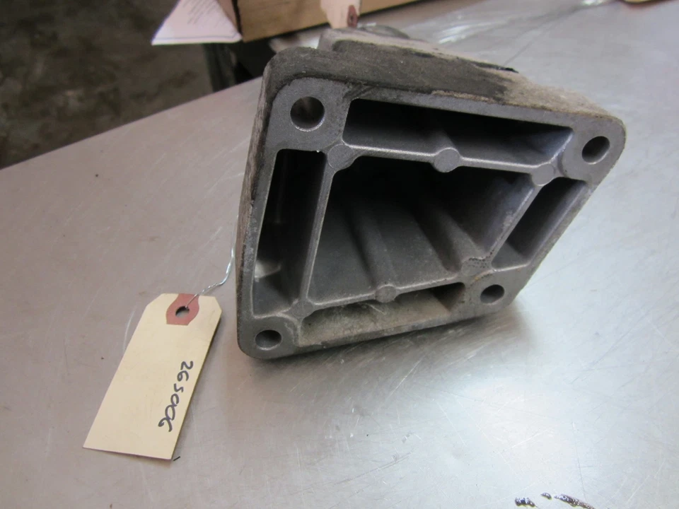 Soporte de montaje del motor derecho de Dodge Sprinter 2500 3.0 2009 Foto 3 de 4