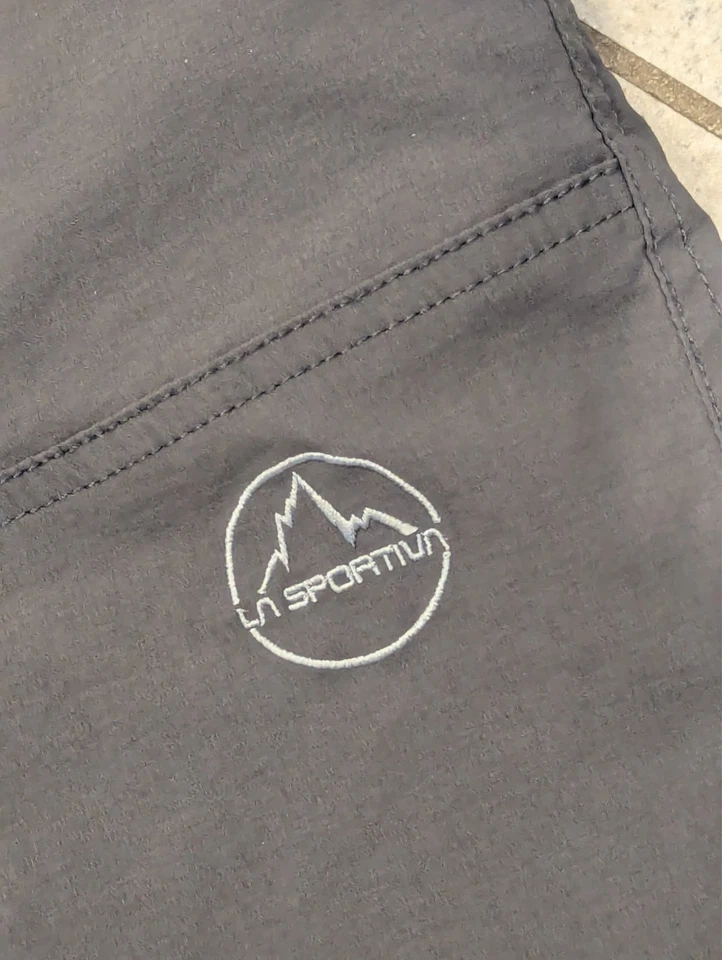 PANTALONES DE SENDERISMO DE ESCALADA LA SPORTIVA TALUS EE. UU. L/UE XL CARBONO/NEGRO NUEVOS CON ETIQUETAS $109 Foto 2 de 4