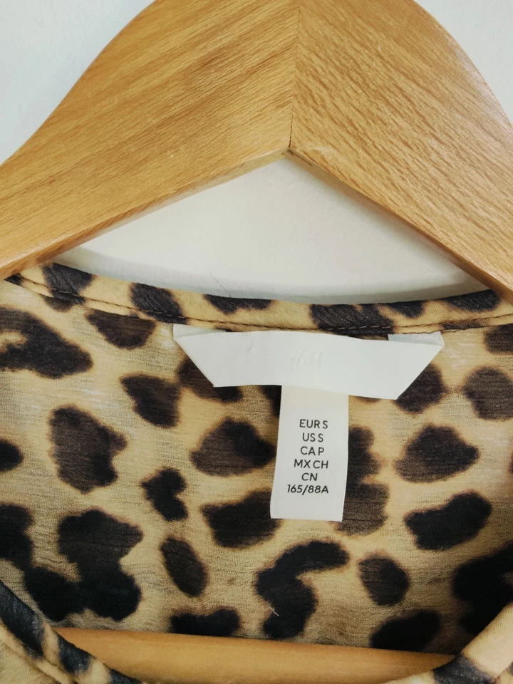 Blusa H&M Talla L Estampado Leopardo Manga Larga Gasa Transparente Top Mujer Ligera Foto 2 de 4