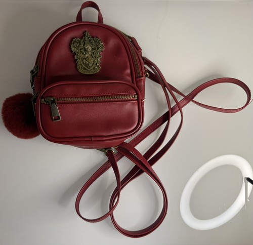 Universal Studios Wizarding World of Harry Potter Gryffindor Mini Backpack – Red