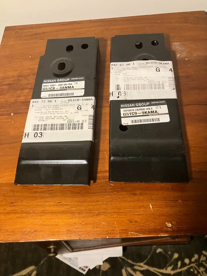 PAR DE SOPORTES DE RIEL EXTERIOR NISSAN VERSA NOTE S 2014-2019 FABRICANTE DE EQUIPOS ORIGINALES G51C9-9KAMA Foto 4 de 4