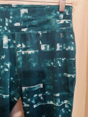 Women's Danskin Now Fitted Capri Leggings Small Teal
