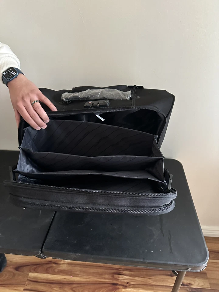 equipaje de mano zero halliburton Foto 3 de 4