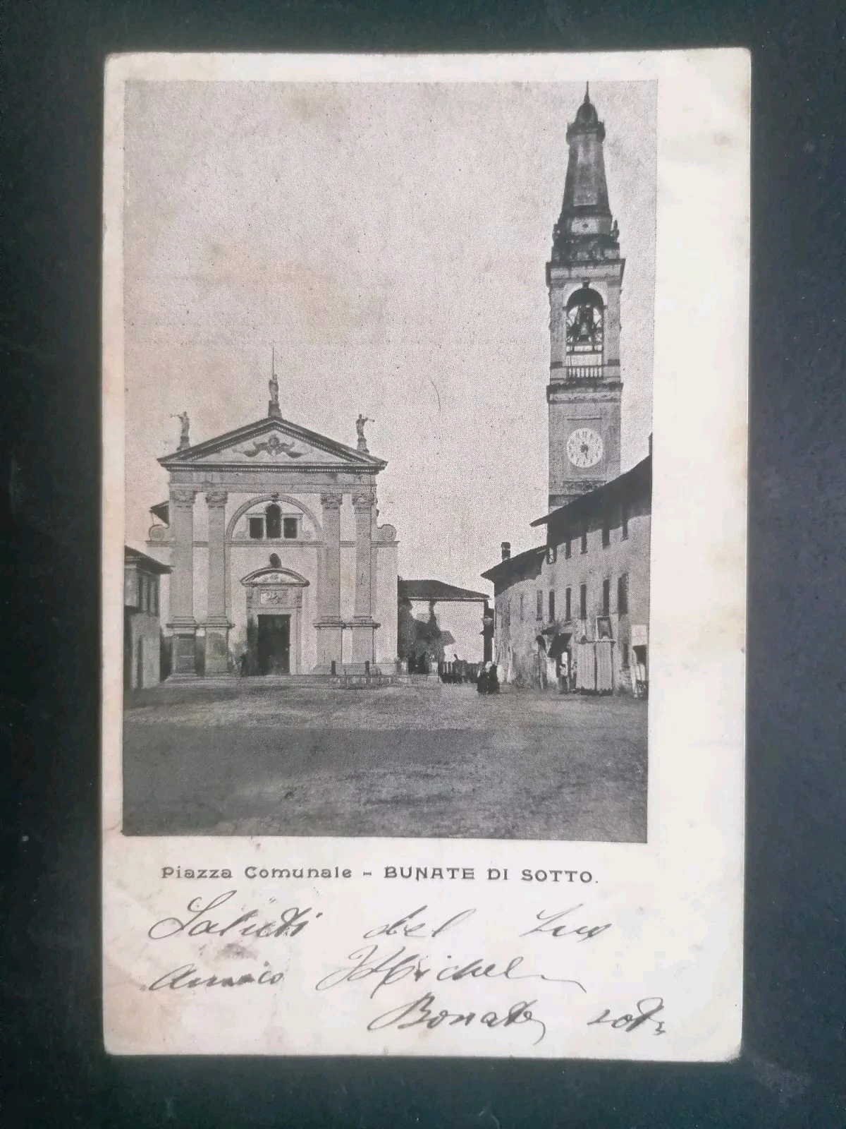 Foto 1 di 2
