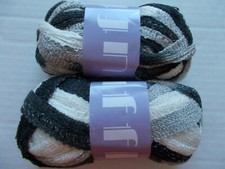 MeiMei ruffle mesh yarn, gray tones/white/black, lot of 2