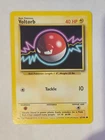 💛 MP Voltorb 67/102 Pokemon Base Set Vintage WOTC 1999 MP Card