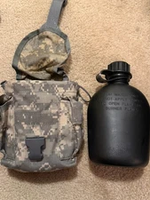 MOLLE II 1 QT Canteen / Utility Pouch with Canteen  Great Condition