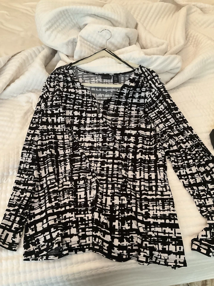 Impresionante Top Tahari Blanco y Negro Manga 3/4 Con Acento 3X   Foto 2 de 4