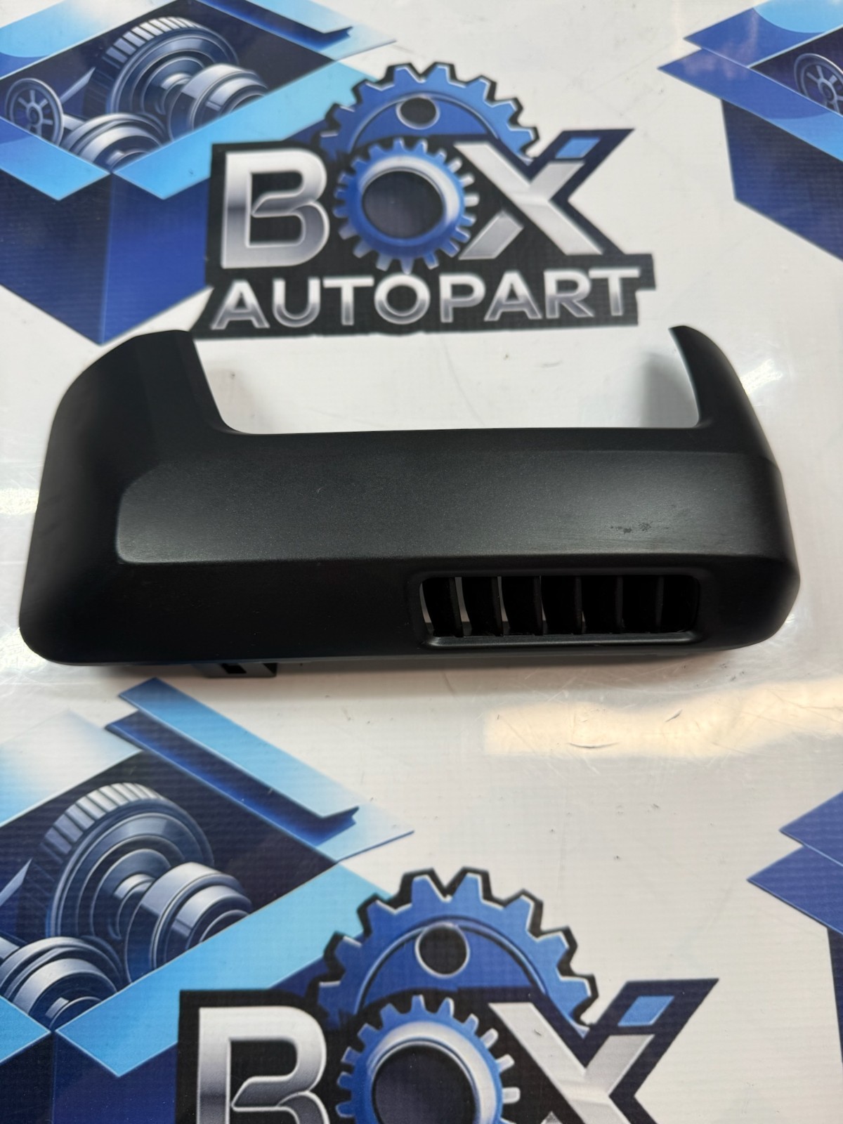 2014-2019 Chevrolet Silverado Left Driver Front Outer Vent Trim 23103892 OEM