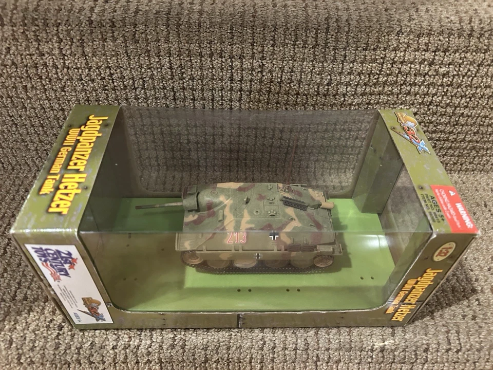Ultimate Soldier 1:32 German Jagdpanzer Hetzer Tank Destroyer, No. 99415 - Image 3 of 4