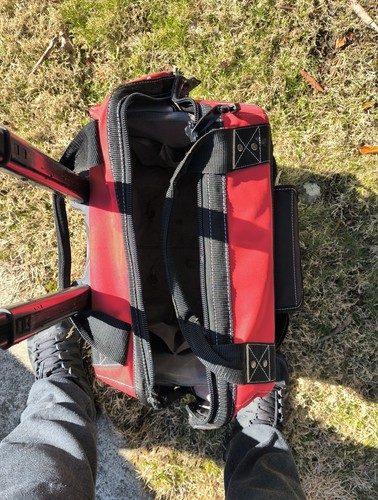 Bolsa de herramientas rodante Husky roja/negra - mango telescópico de 25" - ruedas 360 - Imagen 3 de 4