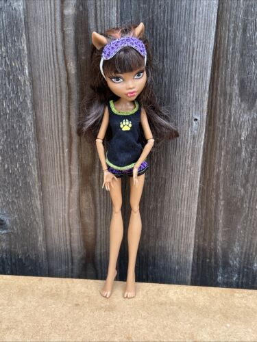 Monster High Doll Dead Tired Clawdeen Wolf - Picture 7 of 11