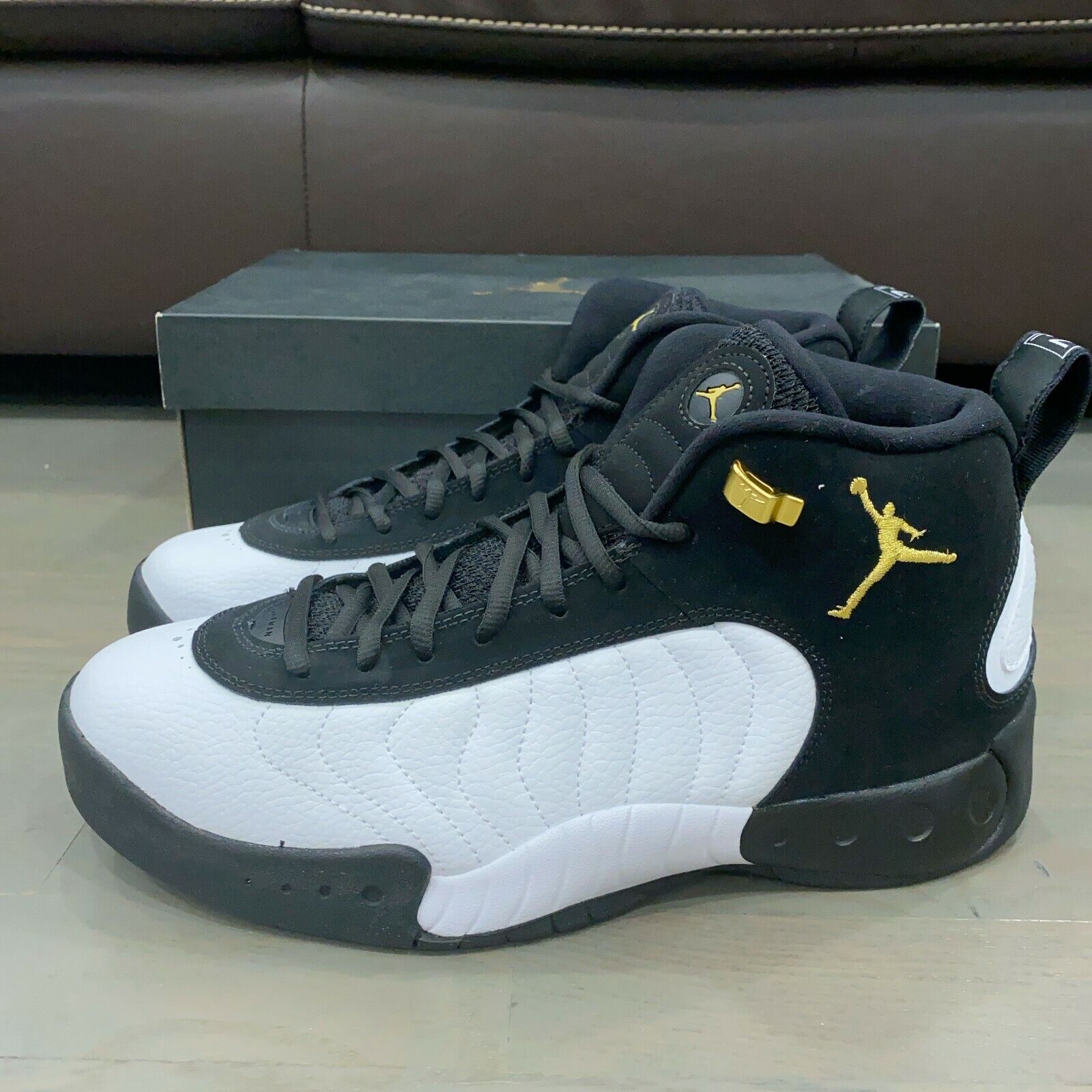 jordan jumpman black and gold