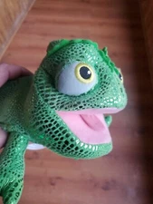 Disney Parks Tangled Pascal Chameleon Metallic Green Plush Doll 9"