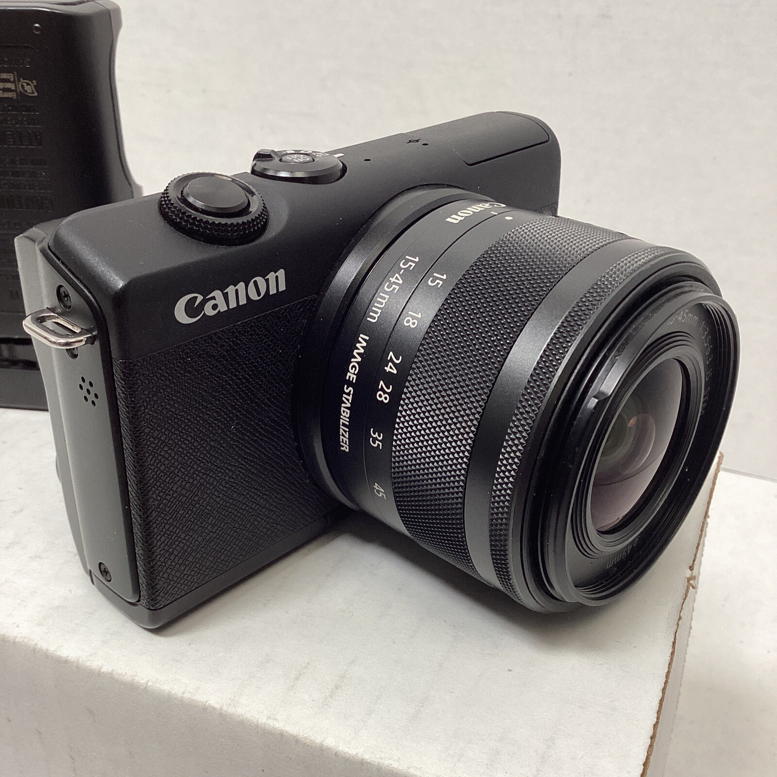 Canon EOS M200 24.1 MP Mirrorless Camera and EFM 1545mm IS STM Kit