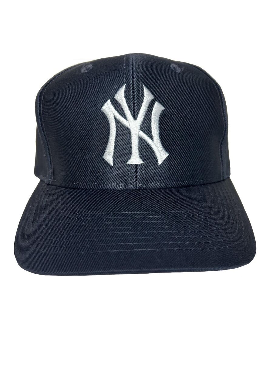 Vintage New York Yankees 1990s Logo 7 Inc Navy Snapback Cap Vintage New York Yankees 1990s Logo 7 Inc Navy Snapback Cap