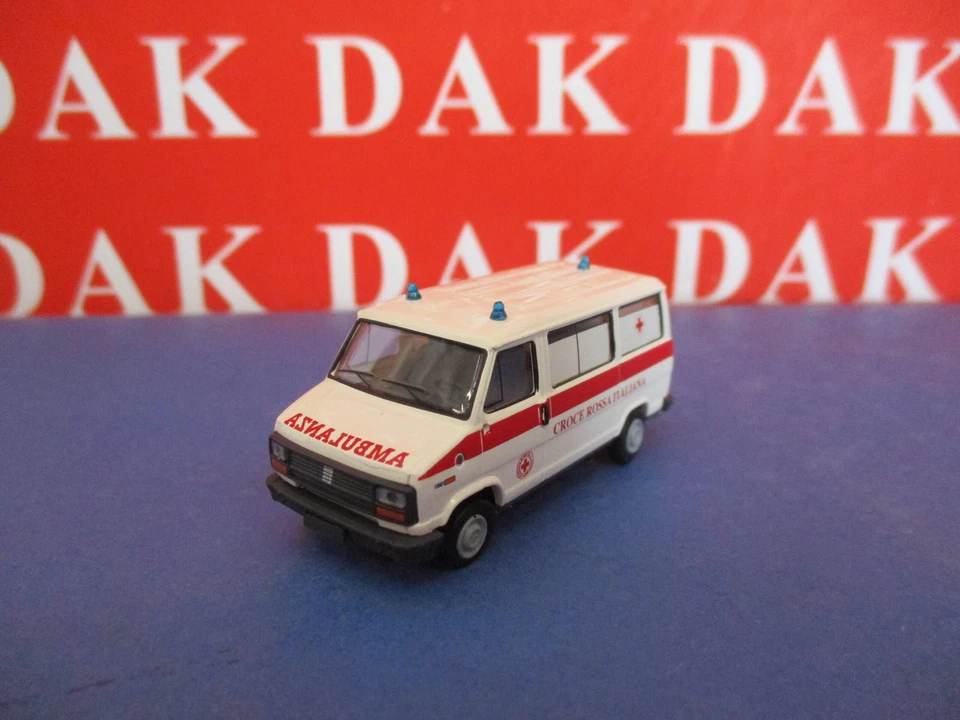 1/87 Modellino Furgone Fiat Ducato Ambulanza Croce Rossa Italiana by Brekina - Immagine 2 di 4