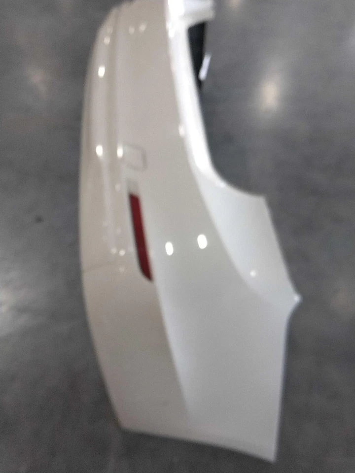 Conjunto de parachoques trasero usado se adapta a: BMW 320I SDN 2015 sin equipamiento aerodinámico M Foto 2 de 4