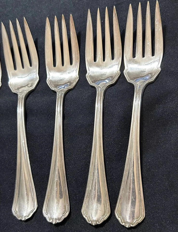 Lot Of 4 Rogers Puritan Salad Forks 6 1/8” Art Decor Modern Handle Art Deco - Image 2 of 4