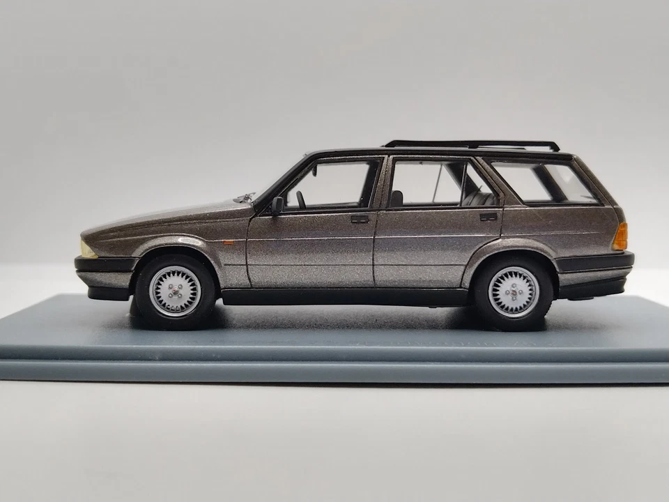 NEO 1/43 Alfa Romeo 75 Sportwagon V6 2.5 1986. Extremely Rare! - Image 2 of 4