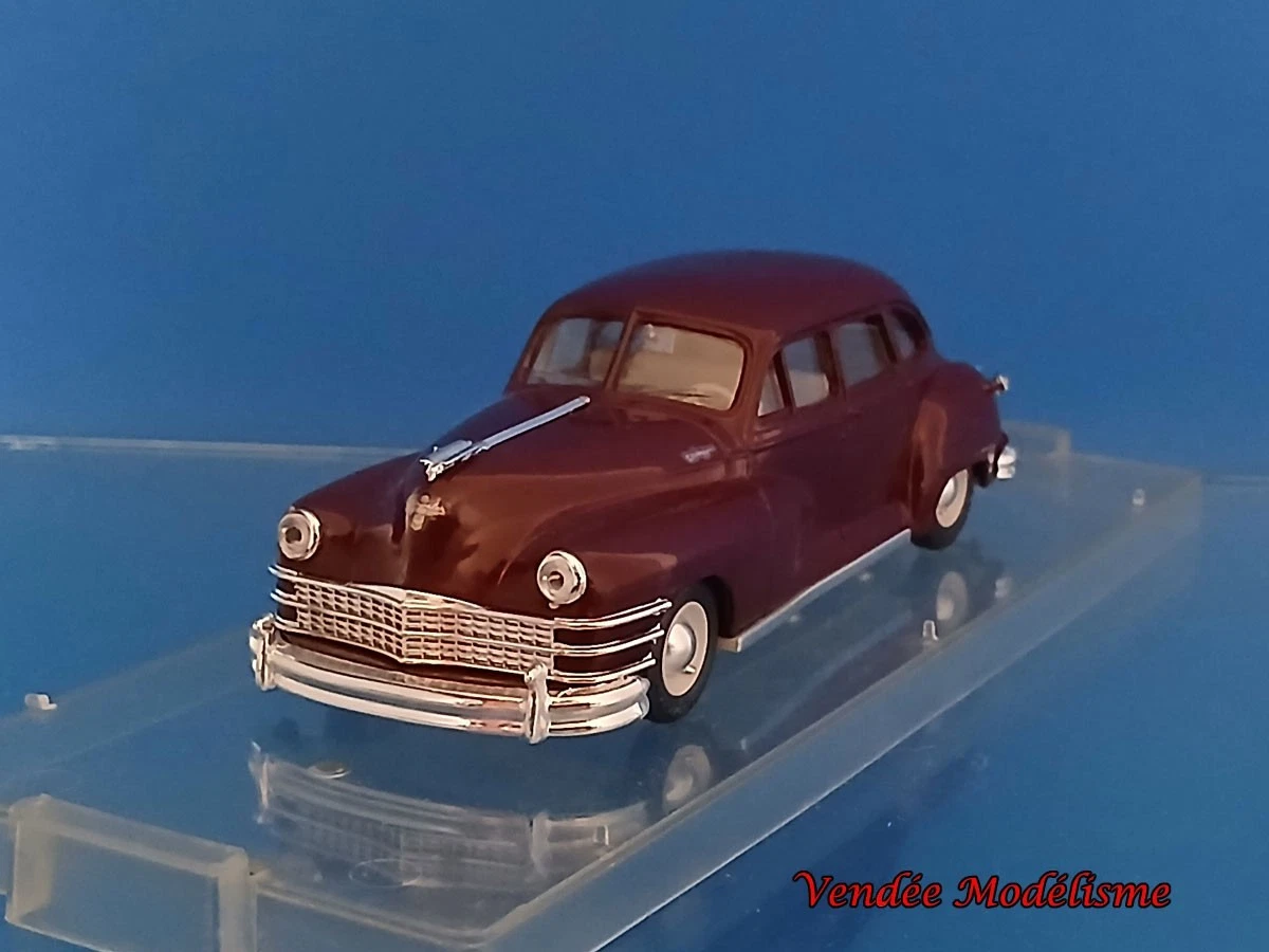 Miniature Chrysler Imperial 1/43 IXO Le Baron Phaeton Rouge 1933 Miniature Chrysler Imperial 1/43 IXO Le Baron Phaeton Rouge 1933