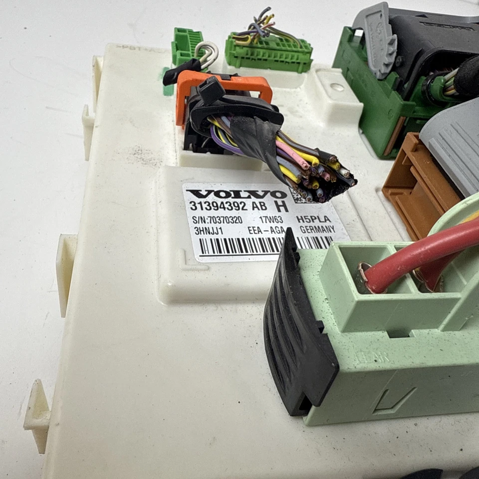 Volvo S90 2017 carrocería módulo de control informático unidad BCM 31394392 OEM Foto 2 de 4
