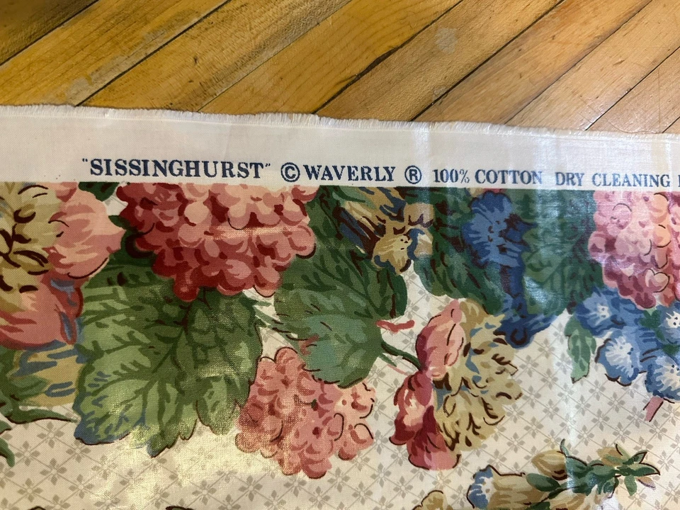 Tela RARA Floral Waverly Country House Sissinghurst Chintz 54" X 69" Foto 3 de 4
