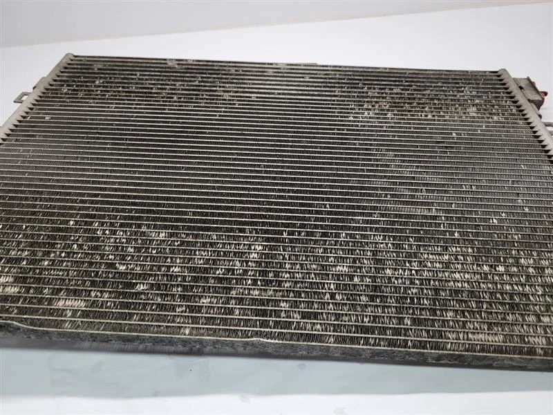 Condensador de aire acondicionado Dodge Journey 2009-2010 3,5 L  Foto 2 de 4