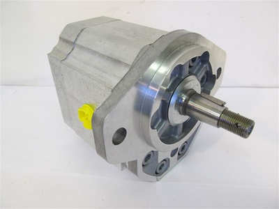 #ad #ad John Deere AT366546 Hydraulic Fan Drive Motor $1300.00