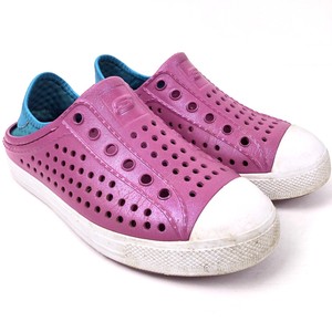 girls size 1 water shoes