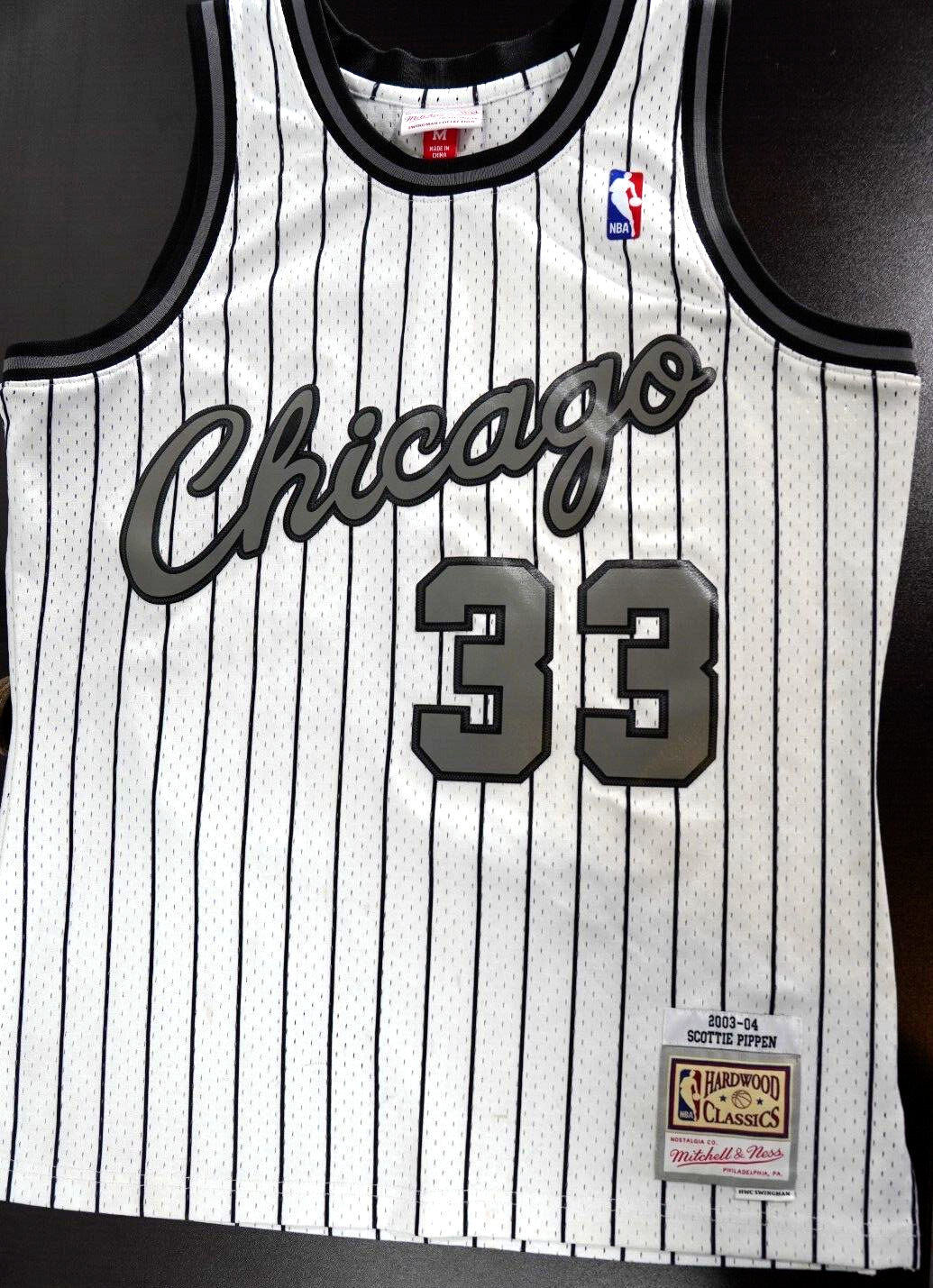 Mitchell & Ness Chicago Bulls Scottie Pippen #33 NBA Throwback Jersey Medium #623