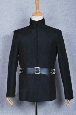 Representing the vendetta team Hugo Weaving Anime costumes Halloween costumes
