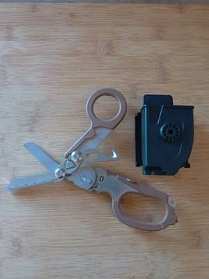 6 In 1 Trauma Shears Multi Tool Compared To Raptor Brown Bean/Carry Case