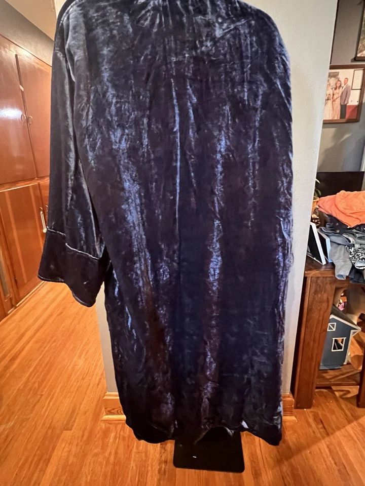 Bata de terciopelo PB Teen Harry Potter Ravenclaw color azul marino talla L/XL Foto 4 de 4