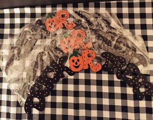 Trick or Treat Halloween Wood cut outs Craft Wreath Attachments Lot Of 3 NEW