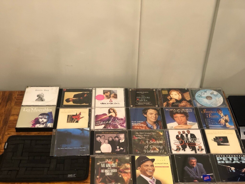 Lot Of 21 VTG CD POP ROCK 60s 70s With Holder Swift Sinatra Movie ...